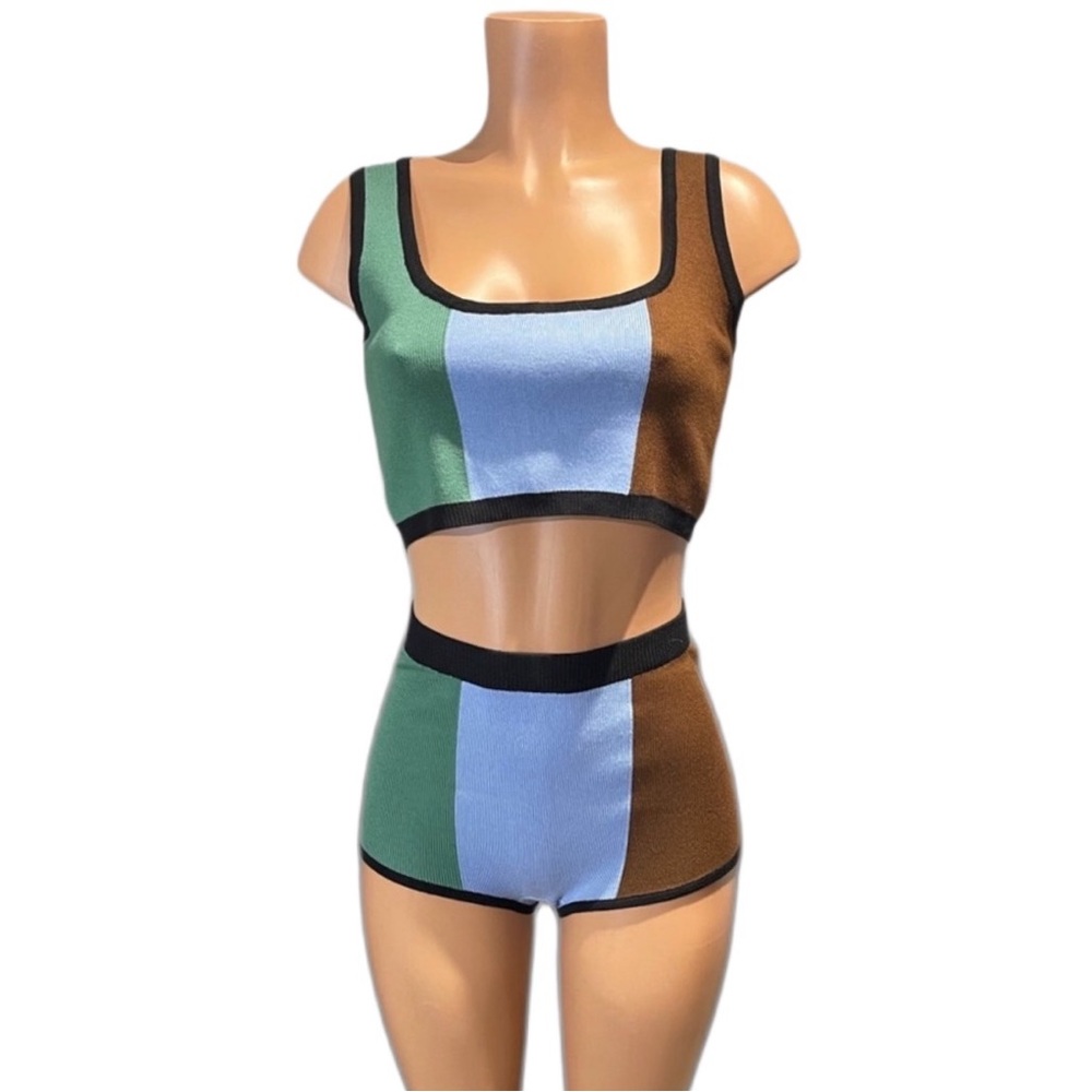 Colorblock Short Set - Picture 3 of 9
